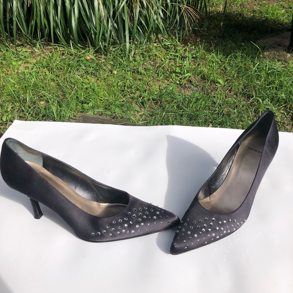 St. John Black Pointed Toe Satin Heels Pumps Rhinestones Size 10M Feminine